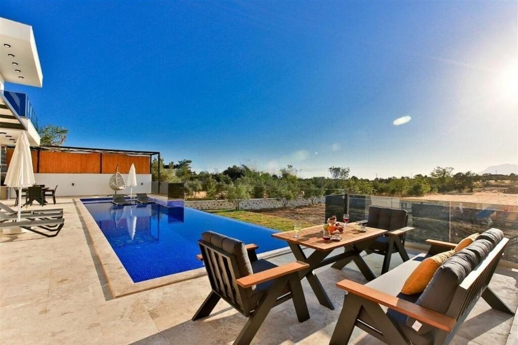 Villa Lycian-Kalkan 3 Bedroom-2 Jakuzzies-Sauna-Turkish Hamam-Huge Private Pool And Lovely Garden Κας Εξωτερικό φωτογραφία