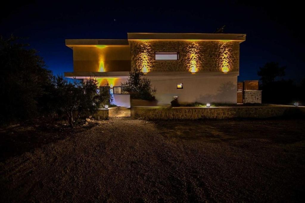 Villa Lycian-Kalkan 3 Bedroom-2 Jakuzzies-Sauna-Turkish Hamam-Huge Private Pool And Lovely Garden Κας Εξωτερικό φωτογραφία