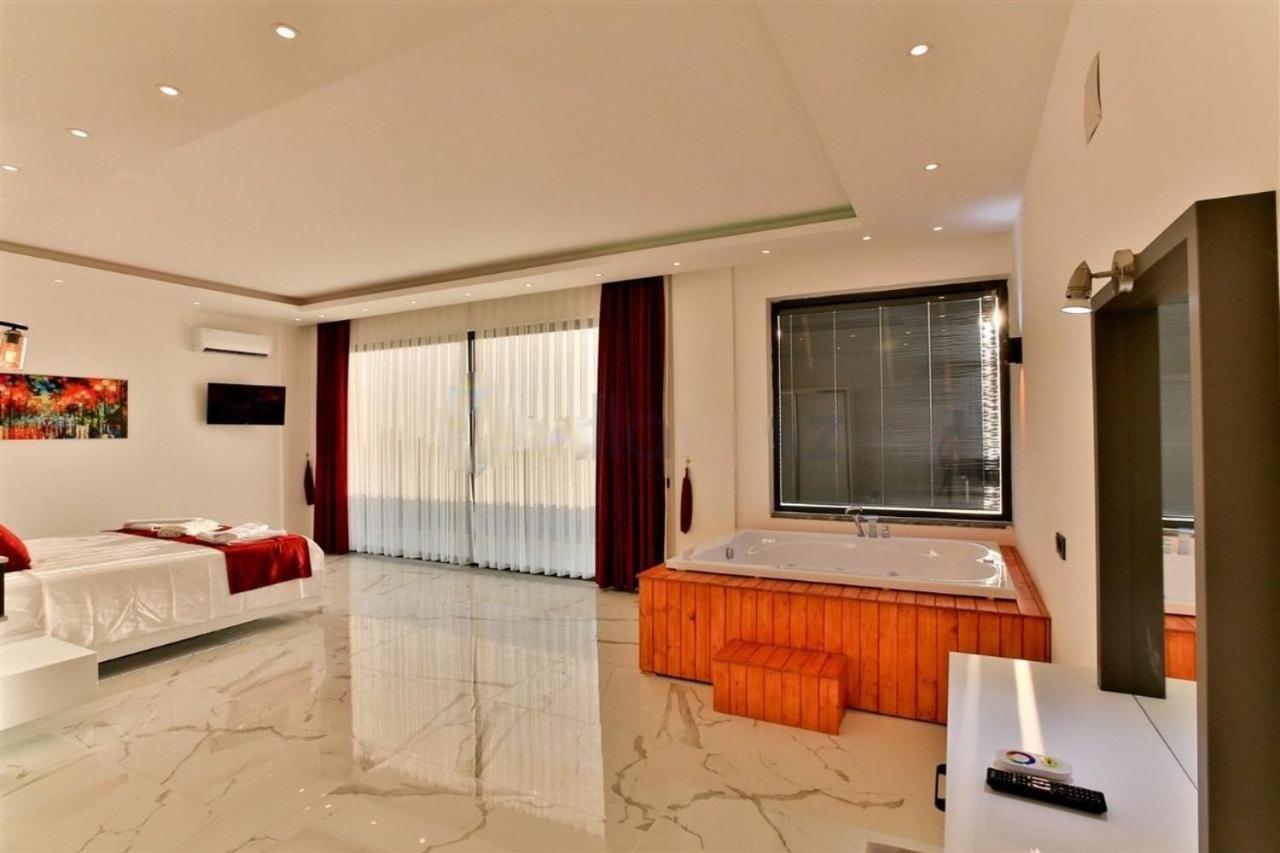 Villa Lycian-Kalkan 3 Bedroom-2 Jakuzzies-Sauna-Turkish Hamam-Huge Private Pool And Lovely Garden Κας Εξωτερικό φωτογραφία